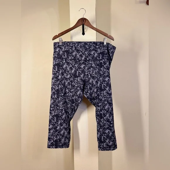 NWOT Lululemon Align High-Rise Crop 21" - Picture 6 of 8